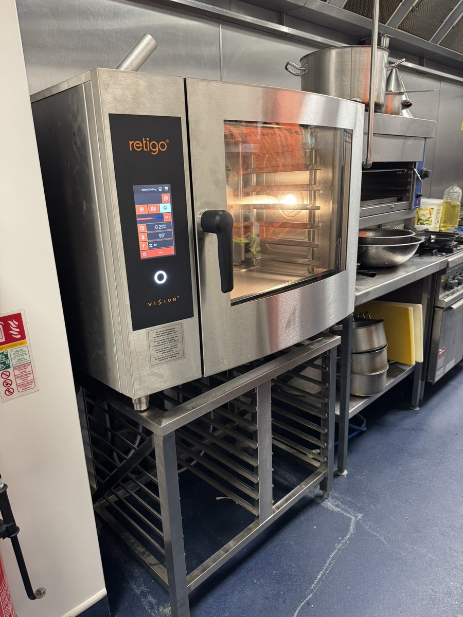 AngliaCce's tweet photo. Busy week helping our friends at Retigo UK out with some installations for their customers in our region. Always happy to help out with our trained engineers #combioven #cateringsupplies #cateringequipment #cateringengineers https://t.co/sgP26y3e7U