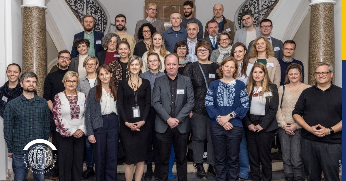 viadrina's tweet photo. Gemeinsam durch transnationale Kooperationen die #Ukrainestudien voranbringen. Das ist Ziel eines Netzwerktreffens vom Kompetenzverbund Interdisziplinäre Ukrainestudien (#KIU), das seit gestern mit 🇵🇱🇺🇦🇱🇹Partnern an der #Viadrina stattfindet. 
Auf gute Zusammenarbeit! https://t.co/ZYwyASrxdH