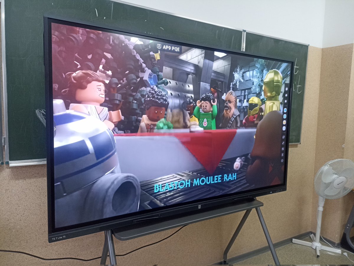 Joh Blastoh! Joh Blastoh! Blastoh Moulee Rah!

Time to sing some carols with my pals from third grade! ☃️

#starwars #christmas2024 #lego #legostarwars #starwarslego #jinglebells #Christmas