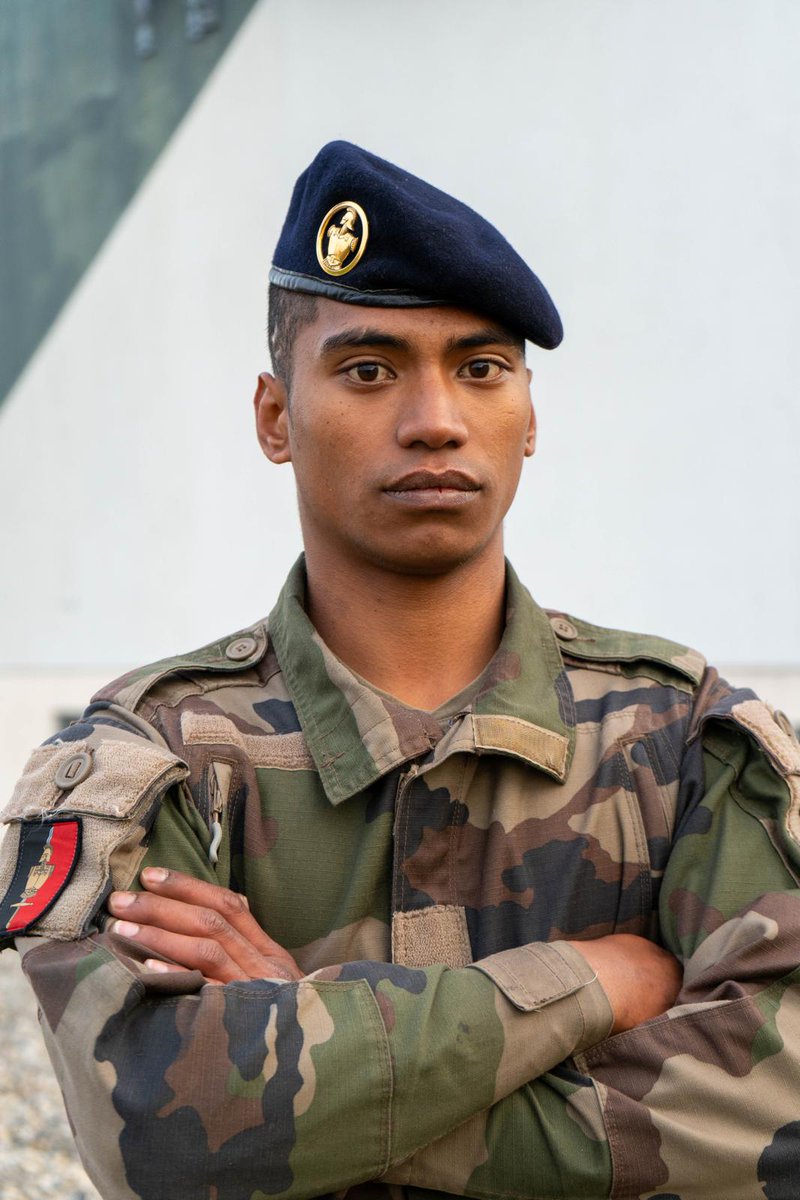Mise à l'honneur du Sapeur Sylvain, jeune sapeur du 31RG qui a héroïquement sauvé une jeune fille qui avait sauté dans la Garonne à Toulouse. Fin novembre, il s'est jeté à l'eau, de nuit, pour la récupérer et a appelé les secours.