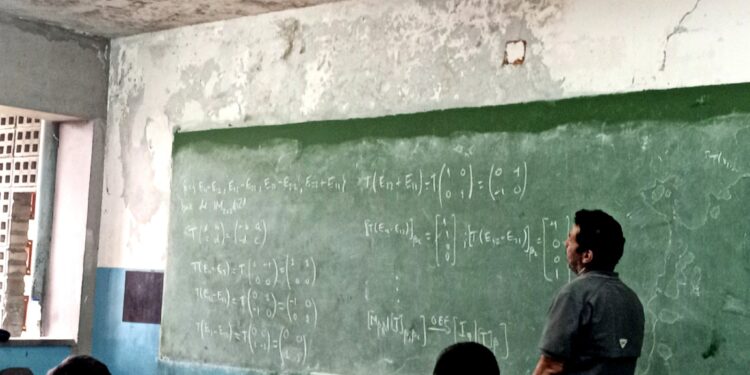 Observatorio de Universidades dice que docentes universitarios venezolanos son de los «más pobres» de Latinoamérica

elpublicotv.com/observatorio-d…