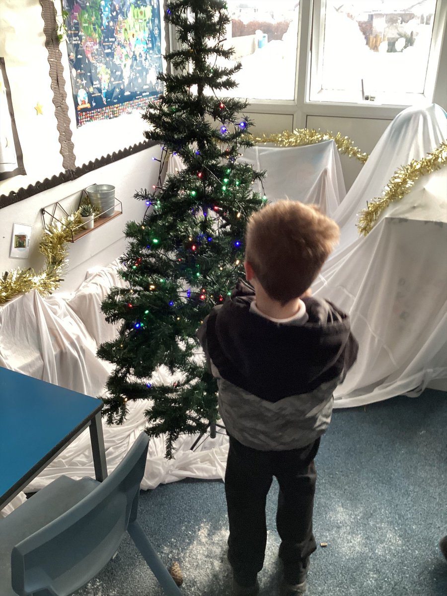 FountainPSLeeds's tweet photo. Waterfalls class enjoyed their WOW Day for the Christmas weeks. We did a treasure hunt for a pine tree, and they loved following and finding the clues. #learningattheheart https://t.co/byU5GrUCUB