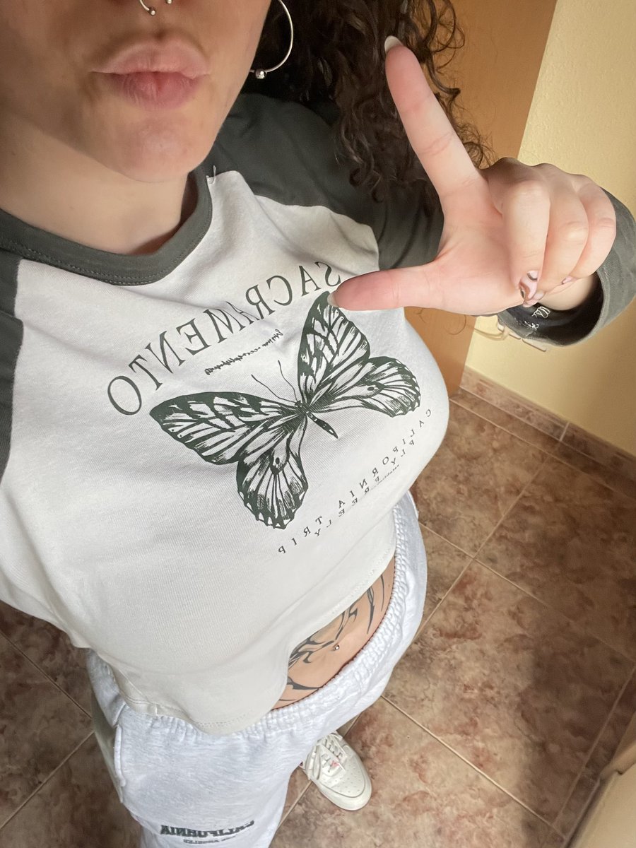 GODDESS__LUNA__'s tweet photo. Ayer tuve un mal dia… Os quiero a todos en mi dm dandome animos y contandome lo dispuestos que estais a que os humille hoy, tengo ganas acumuladas por el dia de ayer…🫵🏼🤏🏼

esclavo sumiso financiero paypig pagafantas findom femdom diosa pies footfetish https://t.co/q4squFuRJh