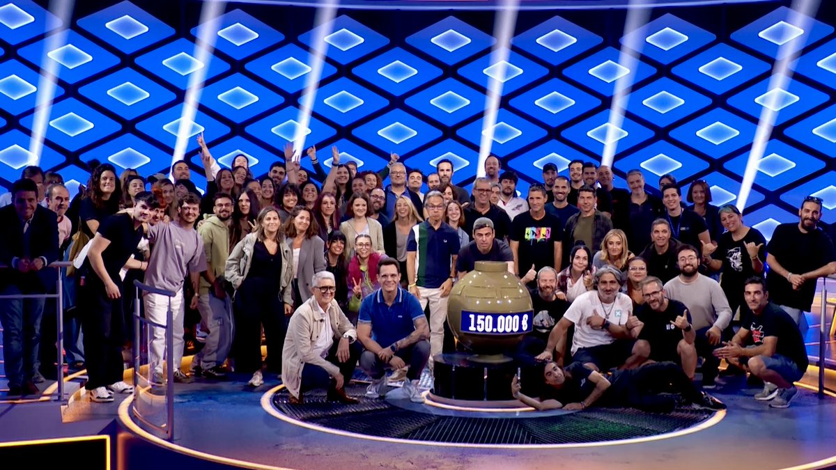 💣 ¡Final de temporada! 💥

Todo este equipazo ha sido el encargado de haber hecho ¡Boom! posible. Han trabajado duro y dado todo lo que podían para ofreceros el mejor concurso.

Gracias a vosotros por vernos y a ellos por ser el mejor equipo de la televisión ❤️