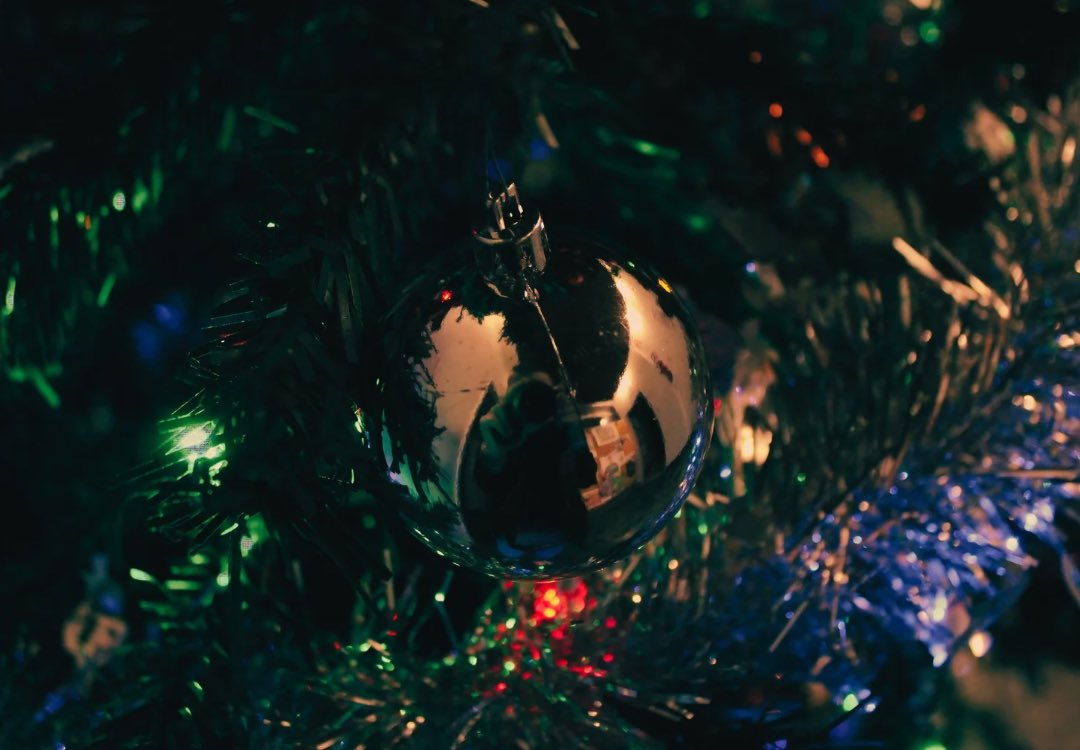 admr_indre's tweet photo. • 𝐿’𝐸𝑠𝑝𝑟𝑖𝑡 𝑑𝑒 𝑁𝑜𝑒̈𝑙 𝑒𝑠𝑡 𝑎𝑟𝑟𝑖𝑣𝑒́ 🎄•

Le sapin de Noël a pris fièrement place dans le hall d’accueil de la Fédération ! 😍

Ses guirlandes illuminent les dernières journées avant les fêtes de fin d’année ! 🕰️ https://t.co/KUWBmyaAaB