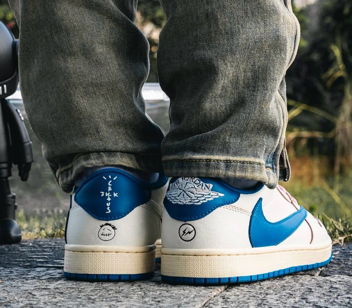 Travis Scott x Nike x FRAGMENT Air Jordan 1 Low OG SPの新作が2025