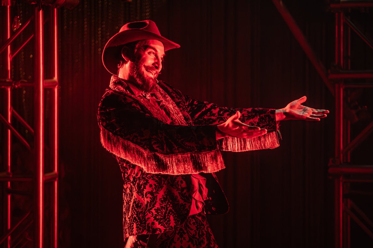 Sophie Cottle (@sophcotts) on Twitter photo Robin Hood is alive and kicking <a href="/theeggbath/">the egg theatre</a>! 🏹💚
Directed by the brilliant <a href="/JenoirRenoir/">Jennifer Jackson</a>, our amazingly talented company is filling the stage with merriment until 11th of Jan.
📸 Photos by <a href="/CFullerPhoto/">Craig Fuller Photography</a>
#AssistantDirector Robin Hood is alive and kicking <a href="/theeggbath/">the egg theatre</a>! 🏹💚
Directed by the brilliant <a href="/JenoirRenoir/">Jennifer Jackson</a>, our amazingly talented company is filling the stage with merriment until 11th of Jan.
📸 Photos by <a href="/CFullerPhoto/">Craig Fuller Photography</a>
#AssistantDirector