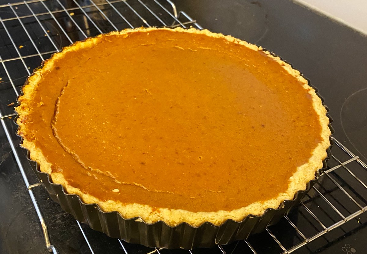 sky_libs's tweet image. Hello!! 3 monthly post to say I’m still alive, baking, and picking up pigeons 😭 and I’m still going to stream soon™️ I’ve been missin everyone a lot :(