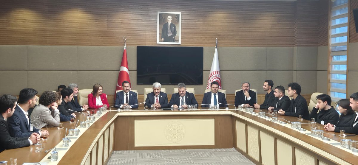 cemil_yaman's tweet photo. Kocaeli Üniversitesi, Siyasal Bilgiler Kulübü ve Senin Sesin Gençlik Platformu'nun kıymetli üyelerini Gazi Meclisimizde misafir ettik. 

#AKPARTİ #TBMM #KOCAELİ #ANKARA https://t.co/aSeTVYYl3p
