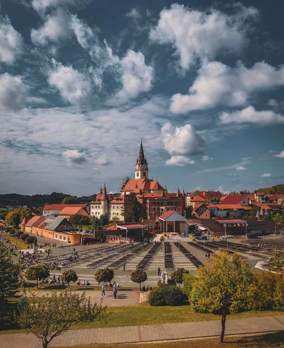 Sveti Nikola lijepo je dotaknuo H.zagorje i naše nacionalno svetište Majke Božje Bistričke❤️
✅️Hrvatske ceste danas su donijele odluku o odabiru ponuditelja za izgradnju dionice brze ceste Kašina-Zlatar Bistrica, 1. etapa od Čvora Zlatar Bistrica 
Foto : walten_photography