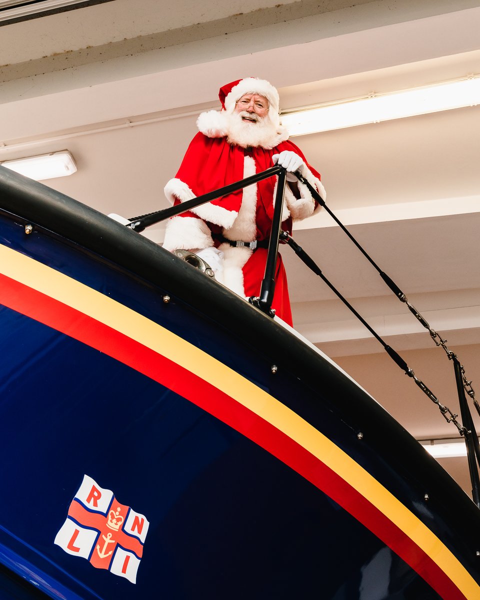 RNLI's tweet photo. Did you know that Santa drives a tractor? 😎

@AnstrutherRNLI had an early visit from the main man himself - setting off to get around our 238 lifeboat stations with gifts for our crews before Christmas Day!

#RNLI #Christmas #SavingLivesAtSea #Volunteers https://t.co/ExNphe6PJ3