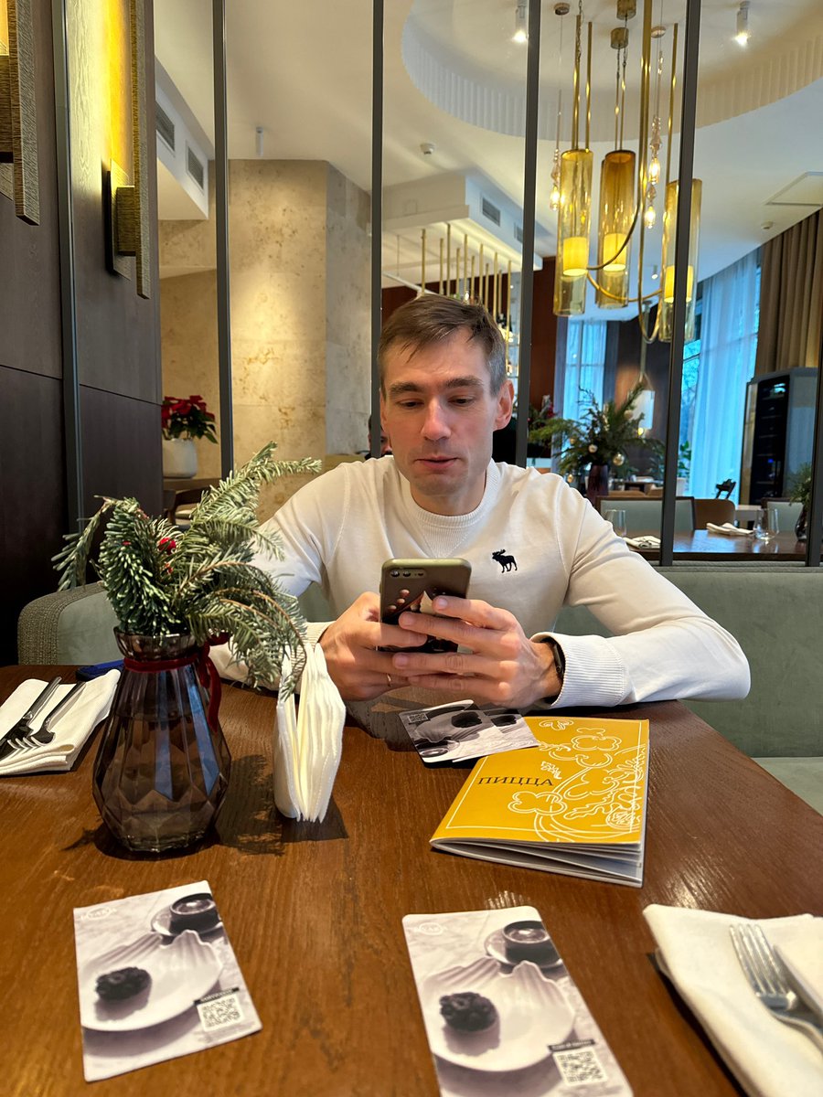 Встретил уважаемого 🐊