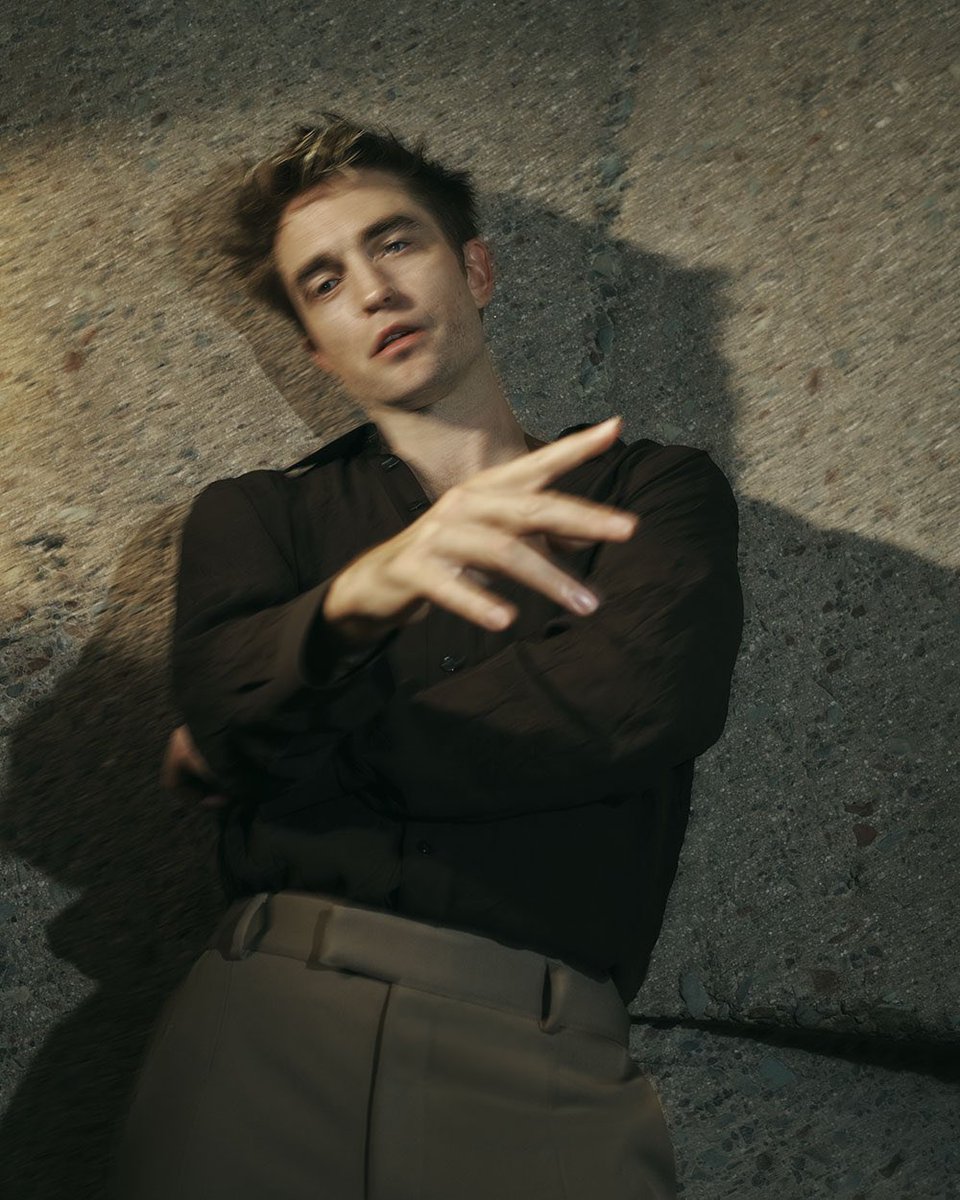 love__cinema's tweet photo. Robert Pattinson photographed by Collier Schorr for the New York Times Style Magazine 🔥 https://t.co/EXP9vC7ixT