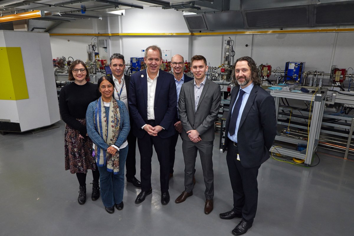 Daresbury Laboratory (@daresburylab) on Twitter photo Colleagues from <a href="/OfficialUoM/">The University of Manchester</a> visited Daresbury Laboratory this week, guests of the <a href="/cockcroft_news/">Cockcroft Institute</a> and STFC. Duncan Ivison, the University's President and Vice Chancellor, along with senior members of the physics group, toured facilities including the DUNE APA facility and CLARA. Colleagues from <a href="/OfficialUoM/">The University of Manchester</a> visited Daresbury Laboratory this week, guests of the <a href="/cockcroft_news/">Cockcroft Institute</a> and STFC. Duncan Ivison, the University's President and Vice Chancellor, along with senior members of the physics group, toured facilities including the DUNE APA facility and CLARA.