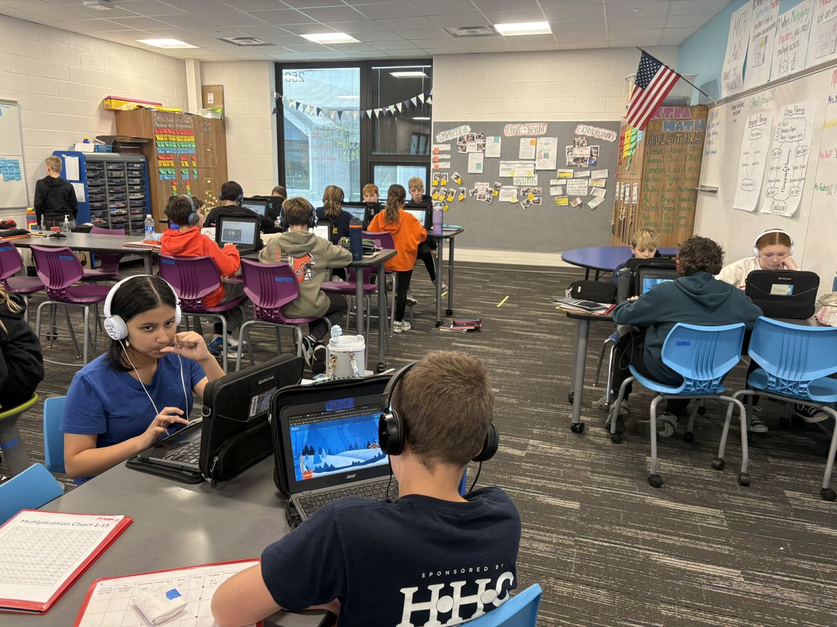 TESwilliams5's tweet photo. Personalizing learning by using a grid in our Light Energy unit! https://t.co/Kr8J88ePxV