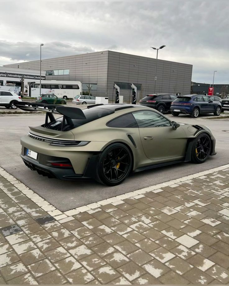 Elitecargasm's tweet photo. Porsche 992 GT3 RS 🦇 https://t.co/nSSlOSaBrO