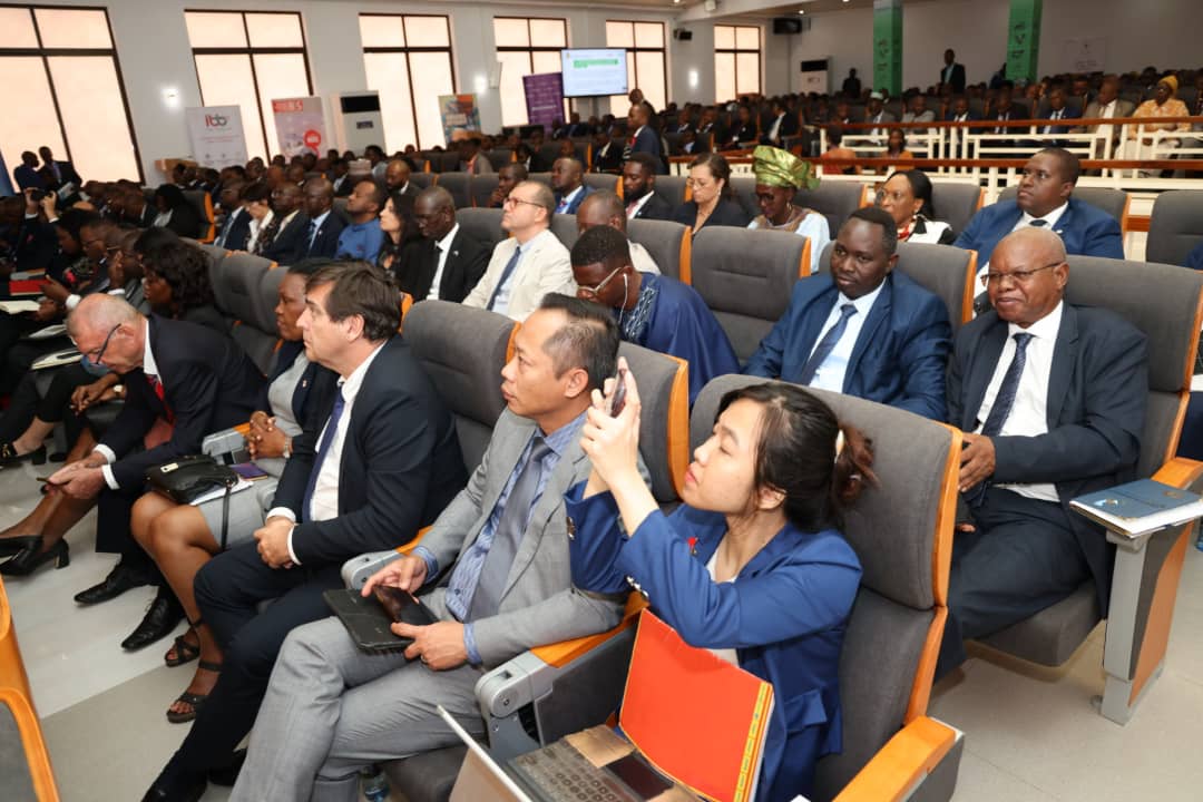 PhilosTop's tweet photo. #Burundi‘ We are now embarking on a new economic recovery phase to put the country back on the road to development and capitalising on the precious peace achieved.’Announced the Head of State @GeneralNeva https://t.co/9EnetwJ7Uc