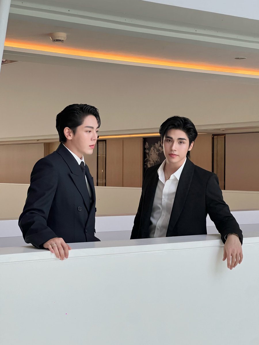 "พี่ว่าผมดีพอสำหรับพี่รึเปล่าล่ะ"
🫠 
#LoveofSilom #รักแห่งสีลม