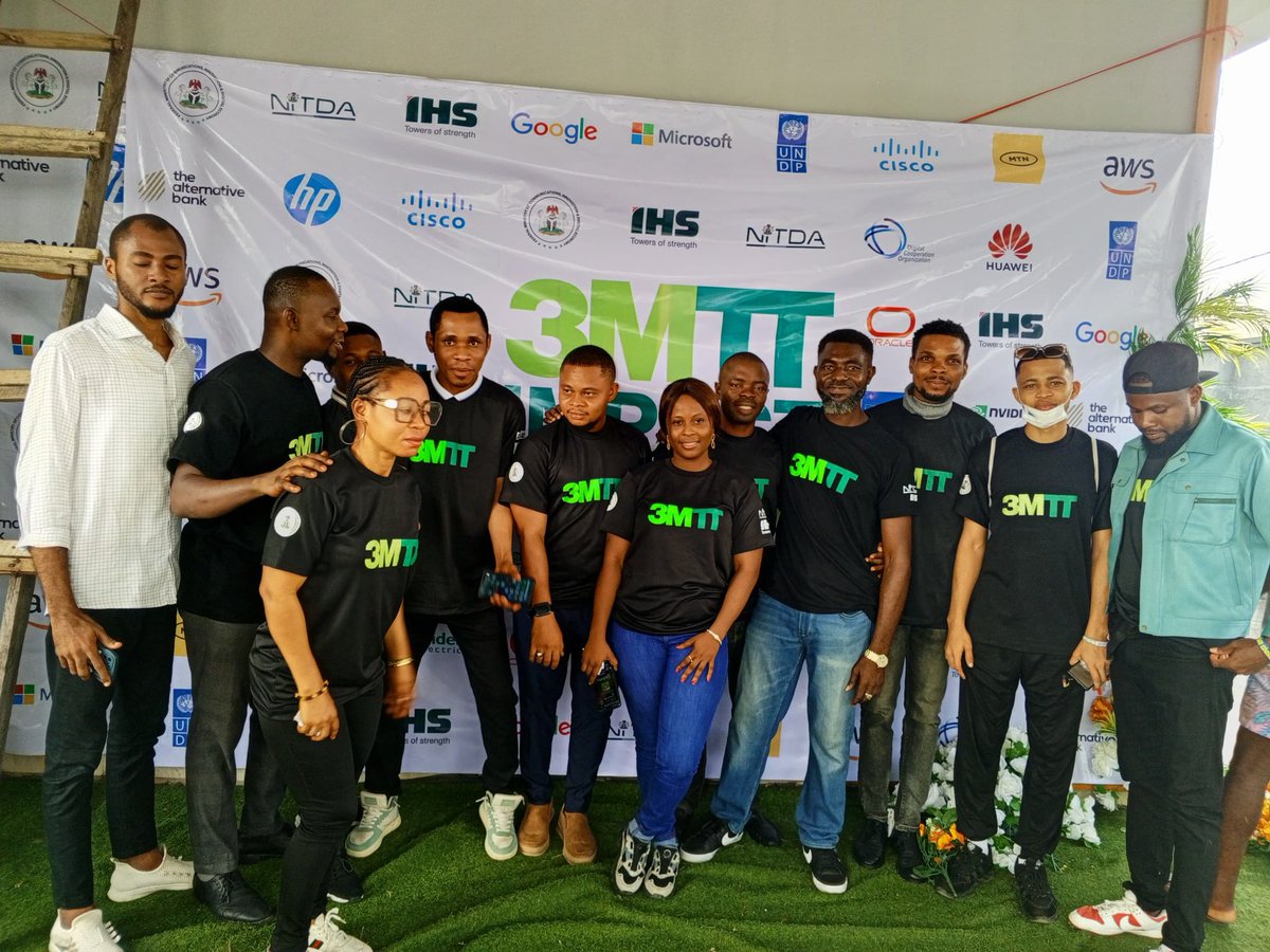 sholaakind84595's tweet photo. I am so happy to a very part of the 3MTT COMMUNITY 
I have learnt so much as a software developer and I can say that this a great achievement 

#TheTimeIsNow #ImpactSummit2024 #3MTTAkwaIbom https://t.co/Ao7Mclru9S
