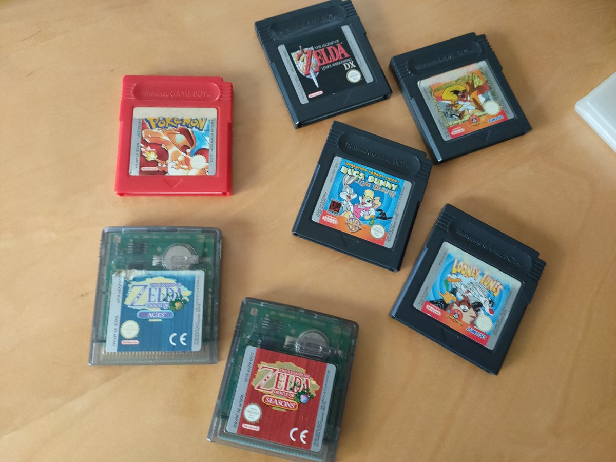Hoy Hijo me ha abierto una caja que tenía guardada yo qué sé dónde y me ha sacado estas reliquias.