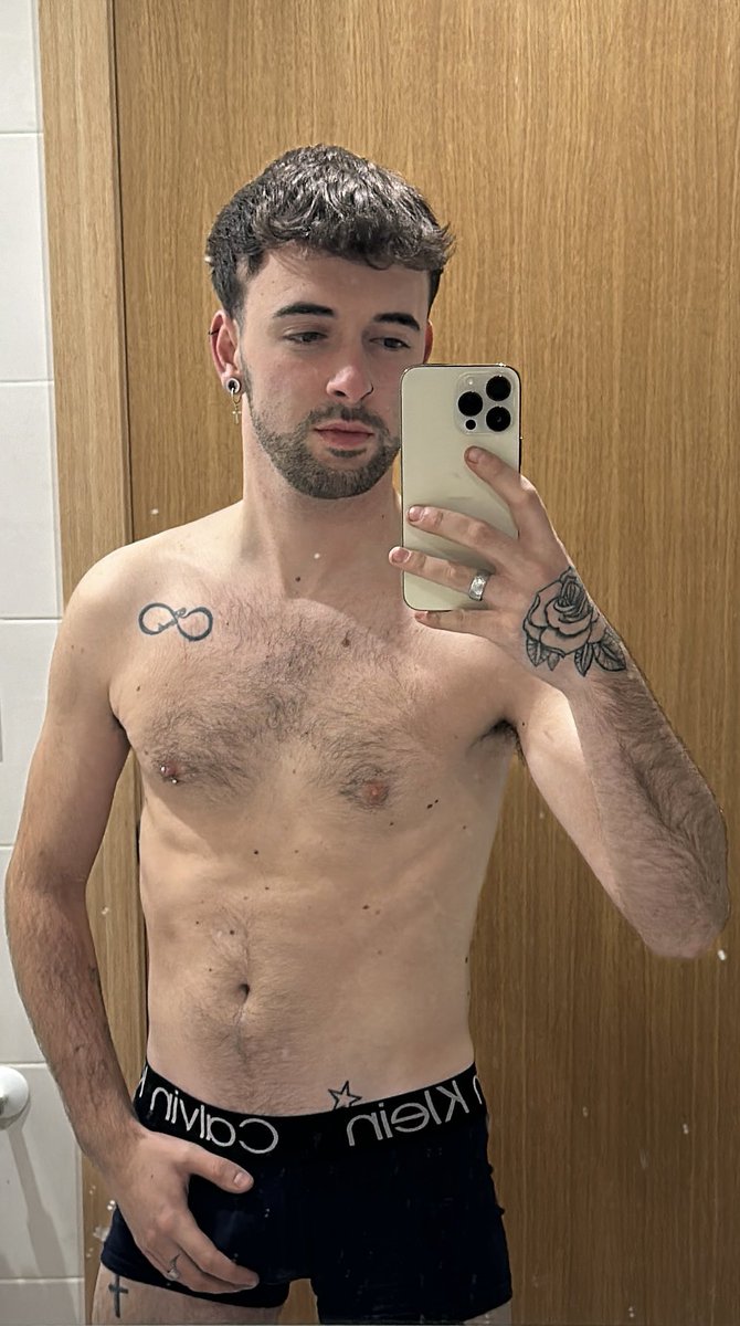 poche_97's tweet photo. 🔥10% 🔥de descuento en mi #onlyfans 

https://t.co/VbOFKjqK5M

😈No te lo pierdas, nuevo contenido 🍆🍑 https://t.co/kLHdLsqijq