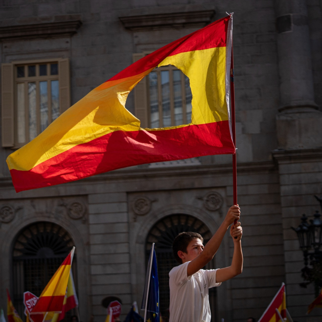 D_Nacional's tweet photo. Otro año más, nada que celebrar, y mucho menos la aprobación de un librito nefasto globalista que se aprobó para cargarse España y vender su soberanía al extranjero. La Constitución destruye tu Nación. Aquí te explicamos por qué:
https://t.co/kNJW4ybrjX https://t.co/JtgdSbL01M