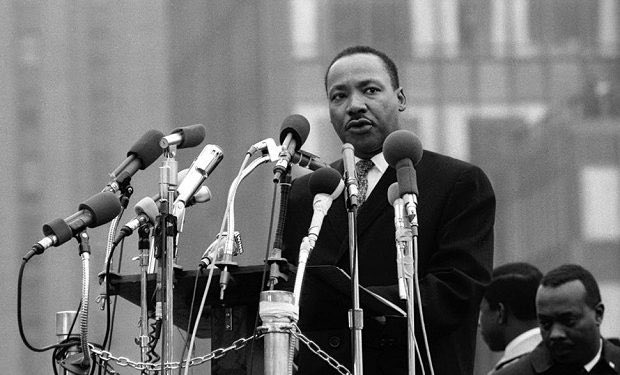 miandji's tweet photo. Bir ülkenin geleceği ve ilerlemesi sağlam kalelerle, güzel binalara ve milli gelirine değil, o insanların ahlaki değerlerine bağlıdır. 
- Martin Luther King https://t.co/h1NaesjBts