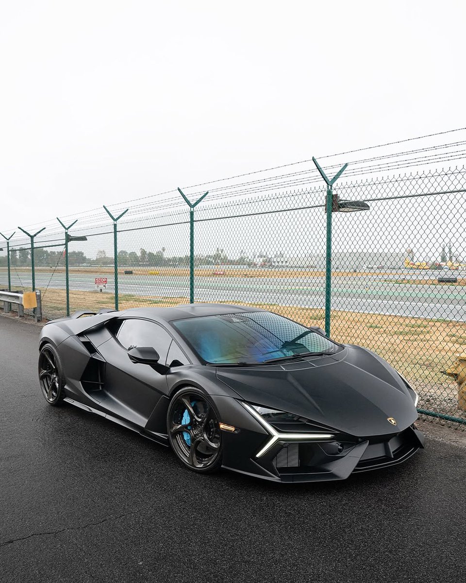 Lamborghini Revuelto 🦇