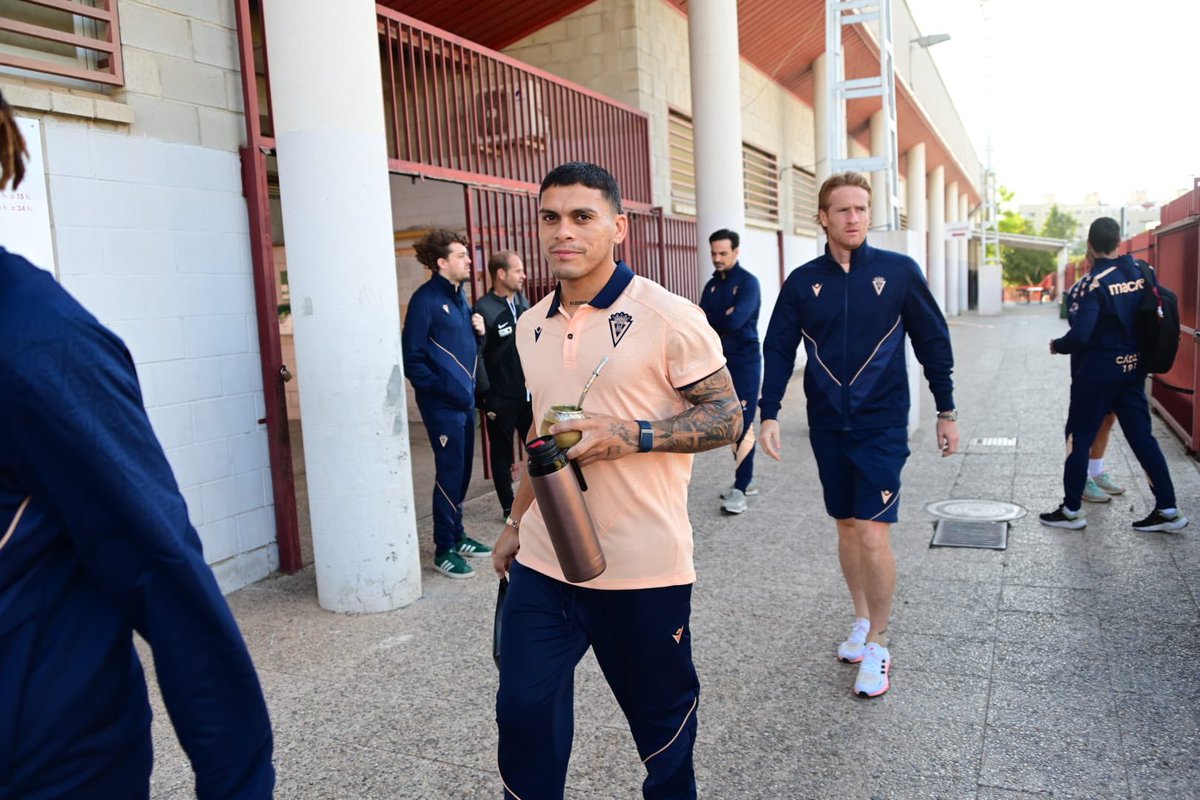 ⚽️ ¡Ya estamos en el José Díez Iborra para llevar a cabo la sesión matinal de entrenamiento!

🤝 Gracias al <a href="/elchecf/">Elche Club de Fútbol</a> por las facilidades para el uso de las instalaciones.