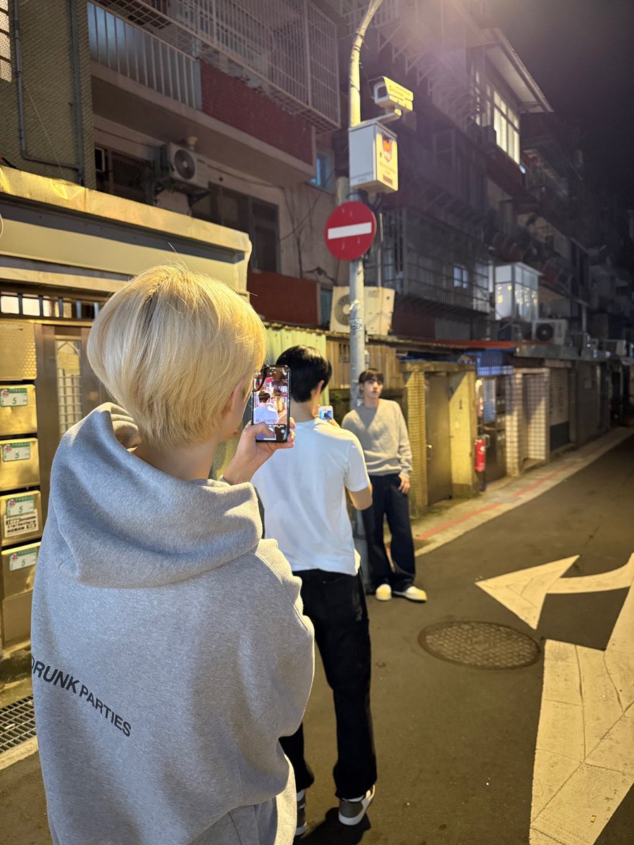 훠거즈
룸메였즈
등 등 …
🗿👾🌻🍀

#8TURN #에잇턴 #エイトターン 
#재윤 #JAEYUN #ジェユン
#민호 #MINHO #ミノ
#윤성 #YOONSUNG #ユンソン
#해민 #HAEMIN #ヘミン