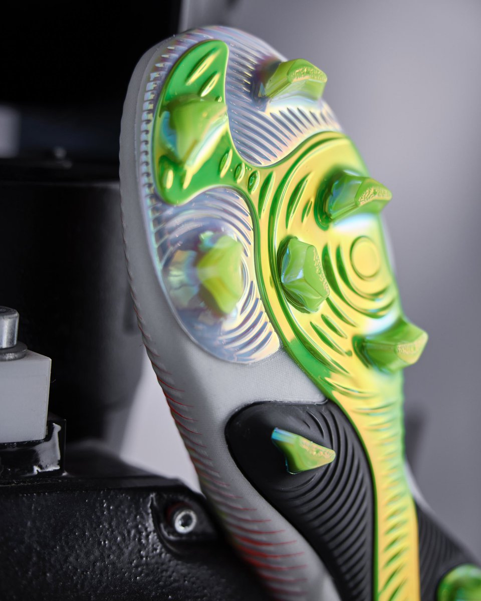 SoccerBible's tweet photo. PUMA present the FUTURE 8 Launch Edition. https://t.co/04CJOI2W25