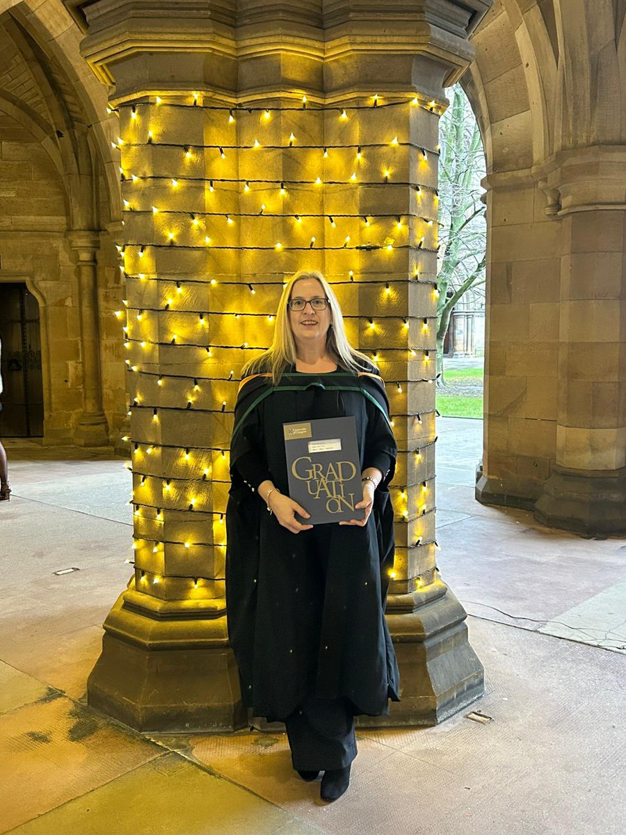 KingsParkSec's tweet image. Our very own Mrs Thyne, at her graduation from Into Headship on Wednesday at the University of Glasgow. We are very proud of you! 👩‍🎓 #fantasticachievement #leadlearner #futureheadteacher