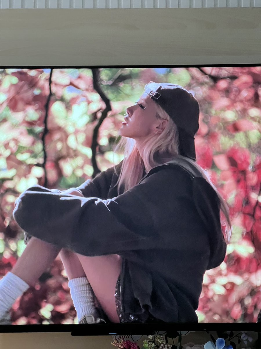 NhiiYuYu's tweet photo. ROSIE OUT NOW

#rosiebyROSÉ     
#ROSÉ_rosie             
#rosesarerosie https://t.co/ybqKT0mNPW