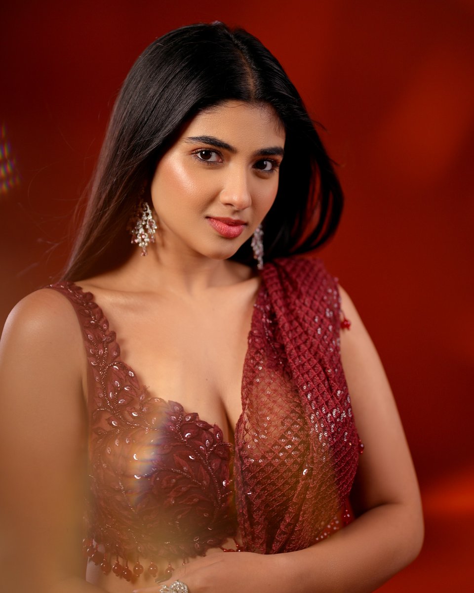 filmy_bazar's tweet photo. Anyone want the leaked video? 

Retweet, comment &amp; Follow me...I will dm you full video..
#pragyanagra 
#pragyanagrahot 
#pragyanagraleaked https://t.co/mnjXEIWXgD