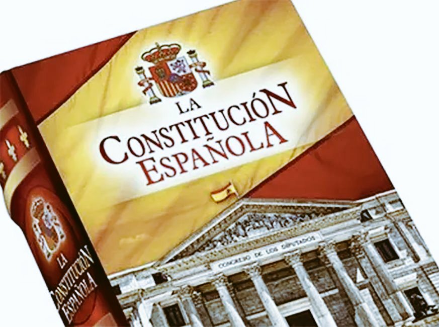 Nuestra Constitución de 1978 es de todos y para todos. 

Una norma suprema que ha sido durante 46 años la excepcional garante de nuestra convivencia y piedra angular de nuestra democracia.

Más que nunca hoy es necesario protegerla ante los perversos ataques que recibe.