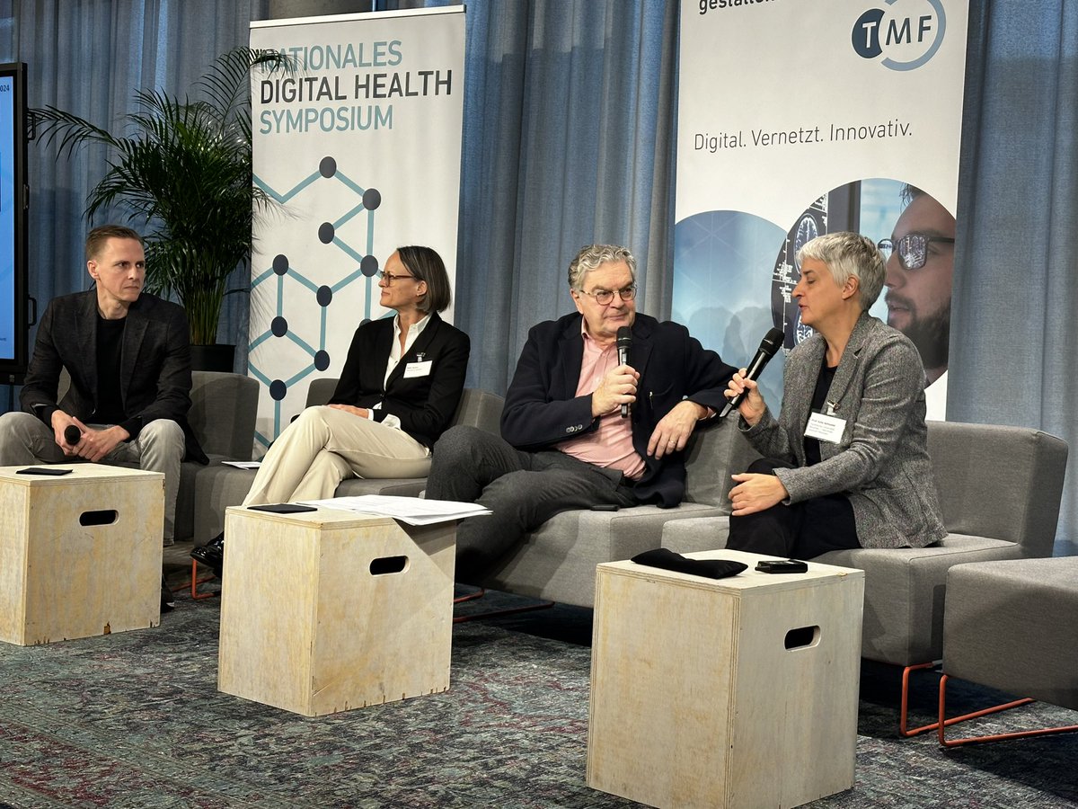 MirjamBauer's tweet photo. Nationales Digital Health Symposium 2024 @TMF_eV in Berlin
Session I: KI in Diagnostik + Behand­lung mit
Prof. Dr. Felix Nensa Universität Duisburg-Essen,
Prof. Dr. Julia Schnabel TU und Helmholtz Zentrum München
Delia Strunz, Johnson &amp; Johnson Medical https://t.co/HqpmMFITWI