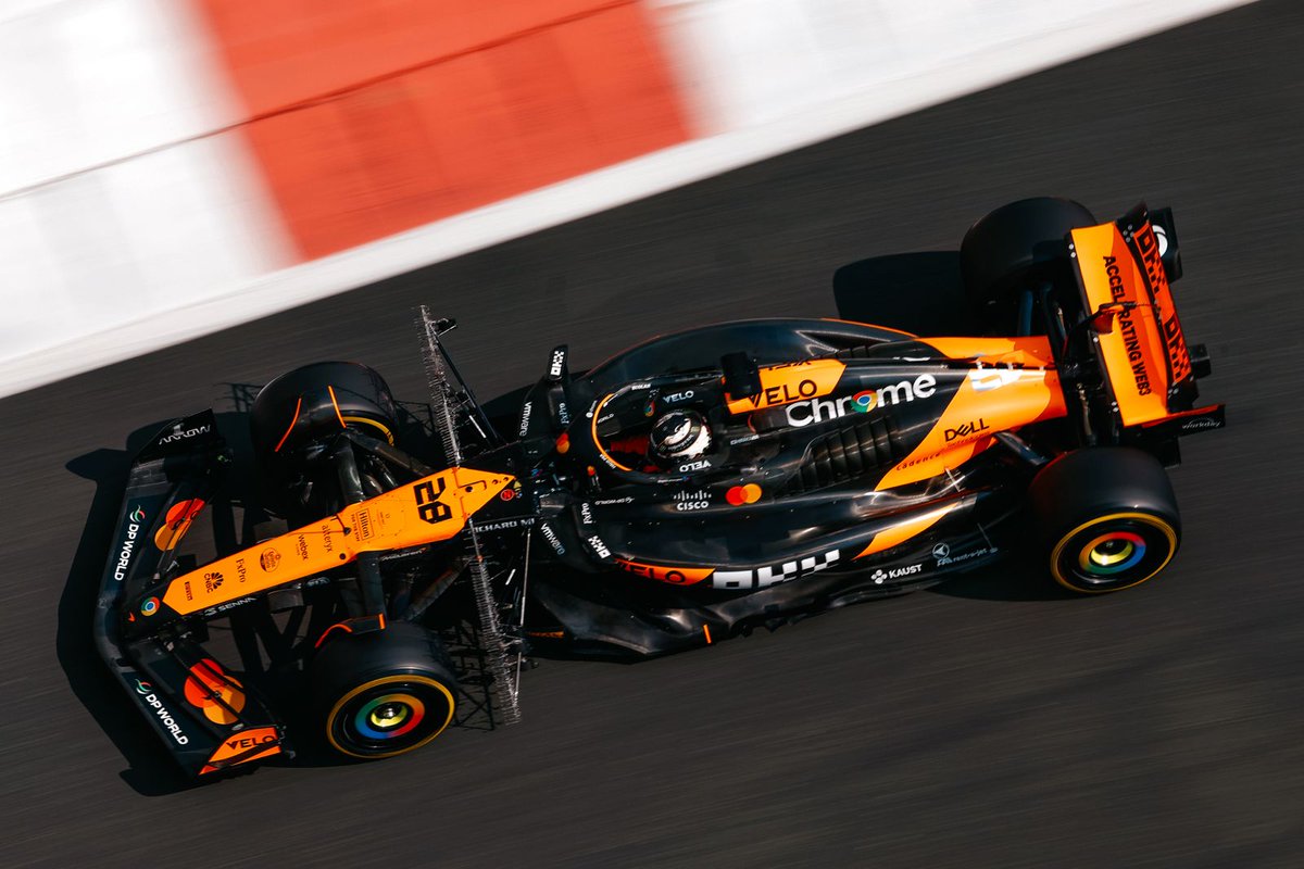 McLarenF1's tweet photo. Heading into the last 15 minutes of FP1 ⏱️
Lando: P1
Ryo: P19
#AbuDhabiGP 🇦🇪 https://t.co/Rlu25jH5Ip