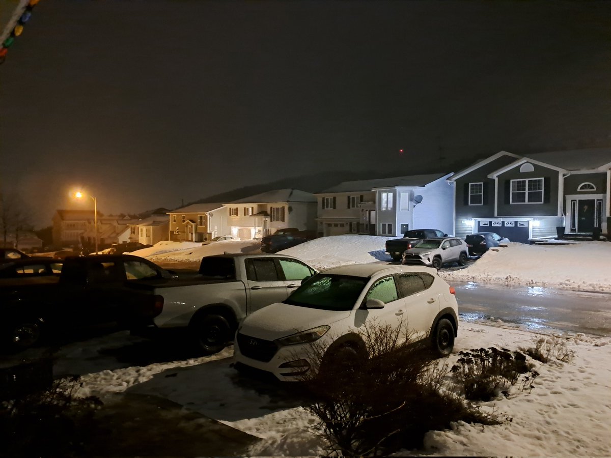petersmithcb's tweet image. #snowfallwarning didn't really happen in #cornerbrook #nl overnight but what fell did melt in rain. As of 630 am the temps are back for 0 and the snowsquall machine is beginning.  Could be a messy few days! @EddieSheerr @KelseyMcEwen @MurphTWN @weathernetwork @a_brauweiler