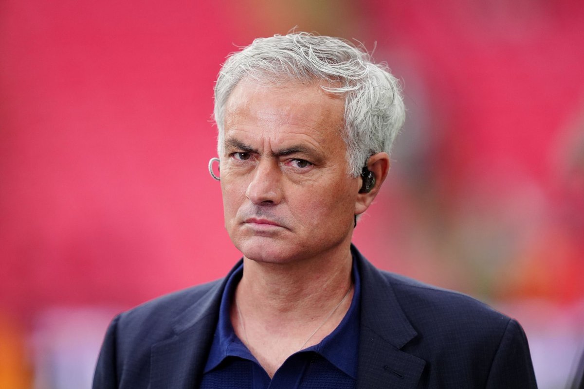 🗣️ Jose Mourinho: “Guardiola bilang sesuatu tentang saya kemarin. Dia menang 6 trofi, saya menang 3, tapi saya menang dengan cara yang fair dan bersih.

Kalau saya kalah, saya akan kasih selamat ke lawan karena dia lebih baik dari saya. Saya tidak mau juara dengan 150 tuntutan