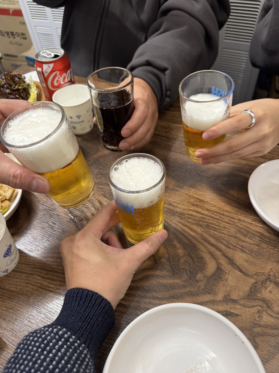 akahohoaka's tweet photo. 20241201
LoBoly友と打ち上げ
※のちにノロで倒れる友が出るのだが、
この時は誰も知らない😱
#BOL4 https://t.co/EwEVZ4rYT5