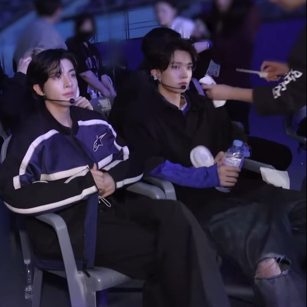 jake sitting                       heeseung
in baby girl                       manspreading