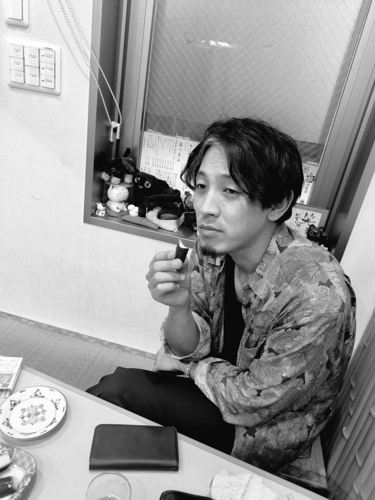 nabekei_bgv's tweet photo. 14日の弾き語りNIGHTは有難いことに満席と相成りました。皆様のお越しを心よりお待ちしております。万が一キャンセルが出た場合はお知らせします！
#弾き語りNIGHT
#市川
#Bar2ndWING https://t.co/rOye5EGGIV
