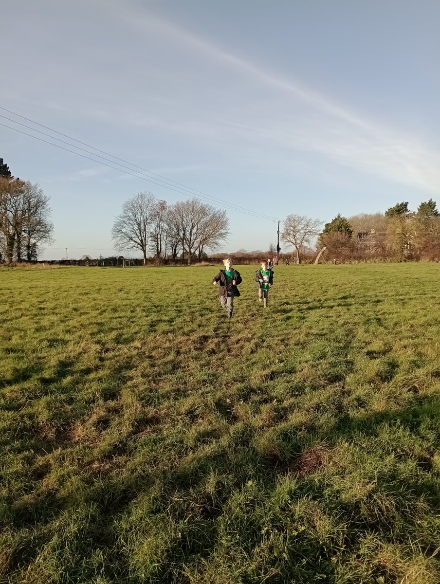 Bunwell_Primary's tweet photo. Our Santa Dash was a HUGE success! I'm sure some of our younger children will be going for gold in future cross country events. 🎅🎄

@SouthNorfolkSSP https://t.co/Duao2BCFUy