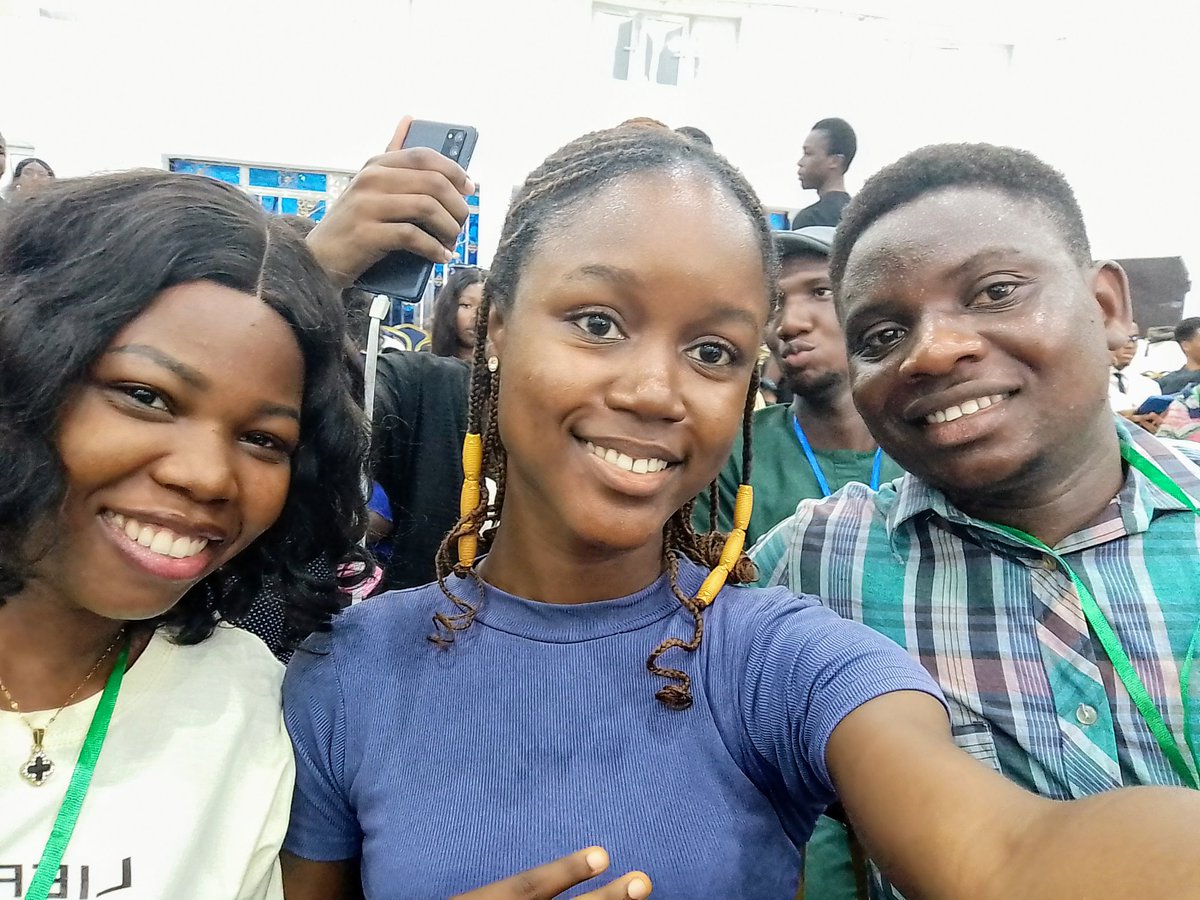sucxyf's tweet photo. Live at DevFest Benin with Merit and @Luminary_94
#DevFestBenin #GDGBenin #DevFestBenin24 #DevFest #DevFest2024 https://t.co/DVdUnZBmYJ