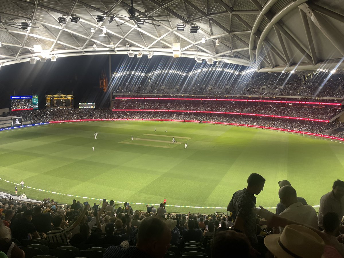 Time for a new government this one can’t keep all the light on at the cricket
#AUSvIND