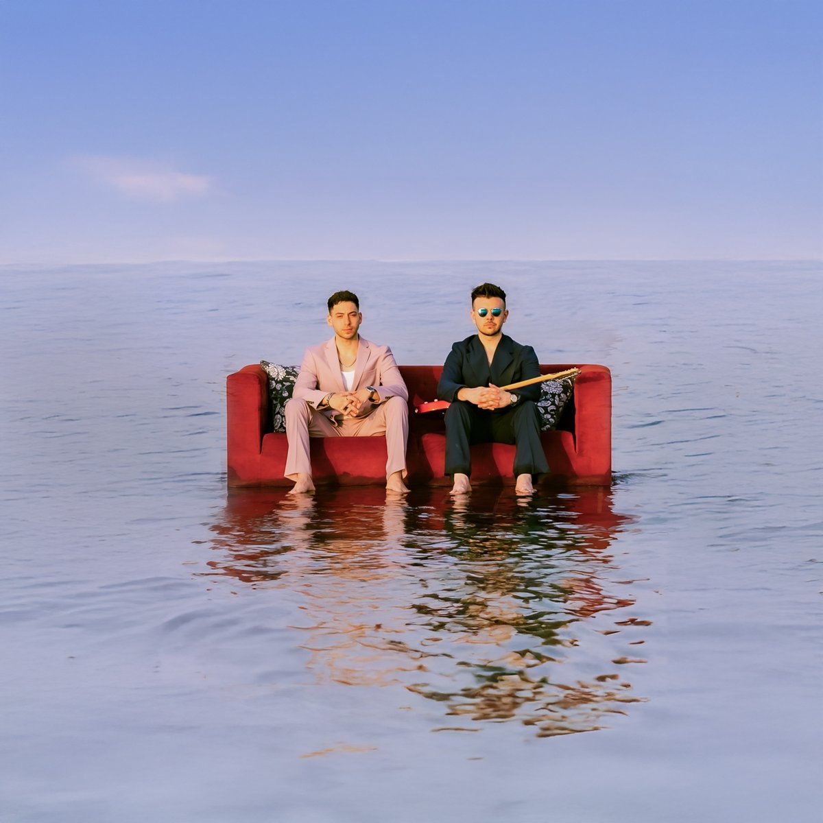 wmj_intl's tweet image. 【Crash Adams】
あなたの気分を上げるデュオ！！

心地よく響く彼らの新曲
「Optimist」がリリース✨

MVも12月7日午前2時（日本時間）
あともう少しで公開！
📺youtu.be/PS2mxYk-Tfo?si…

楽曲を聴く♪
🎧Japan.lnk.to/Optimisttw

#CrashAdams