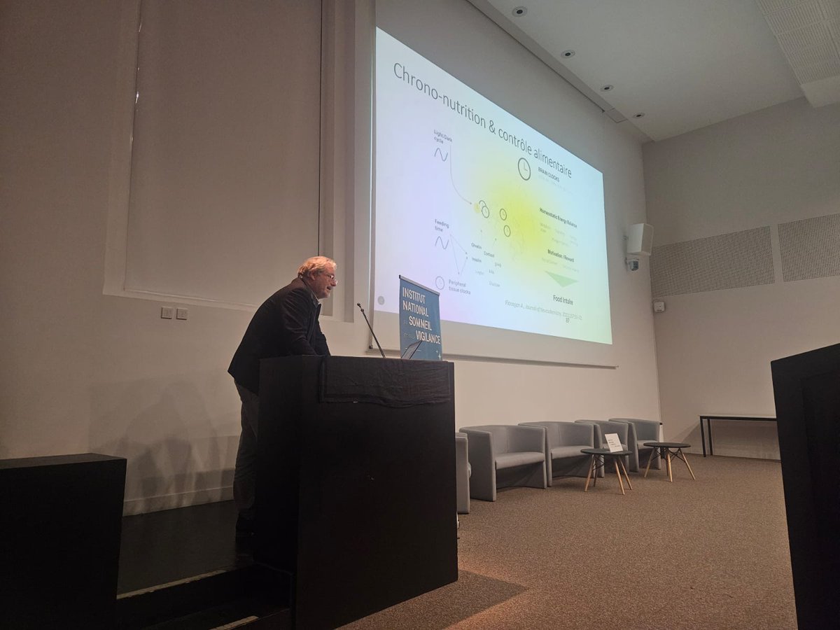 INSV (@insv_sommeil) on Twitter photo 🌙 14ᵉ Rencontre du Sommeil ! « Horaires atypiques et sommeil de qualité »
L'alimentation, comme le sommeil, est avant tout une question de rythme !
Pr Damien Davenne, Chronobiologiste à l'Unité <a href="/Inserm/">Inserm</a> <a href="/CU1075/">Laboratoire COMETE U1075</a> à <a href="/Universite_Caen/">Université de Caen Normandie</a>
us06web.zoom.us/webinar/regist… 🌙 14ᵉ Rencontre du Sommeil ! « Horaires atypiques et sommeil de qualité »
L'alimentation, comme le sommeil, est avant tout une question de rythme !
Pr Damien Davenne, Chronobiologiste à l'Unité <a href="/Inserm/">Inserm</a> <a href="/CU1075/">Laboratoire COMETE U1075</a> à <a href="/Universite_Caen/">Université de Caen Normandie</a>
us06web.zoom.us/webinar/regist…