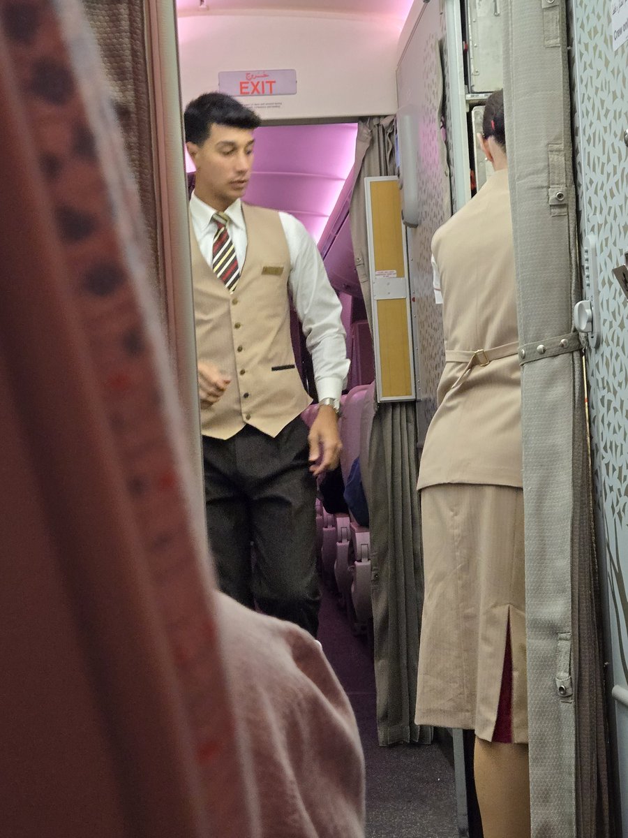 Soniyask01's tweet photo. @emirates @EmiratesSupport The worst flight of my life goes to Emirates, thanks to the racism and discrimination by two staffs, pics below. Complained to emirates and time to see how much Emirates really care or they bribed to get the best airlines award. https://t.co/iOBd4v93W9