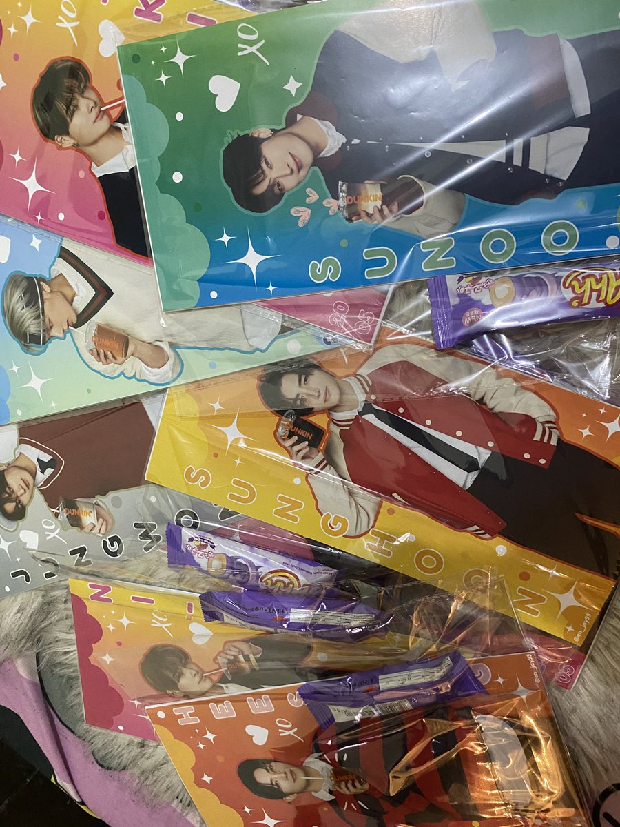 icyshop_ic's tweet photo. DUNKIN X ENHYPEN FANMADE BANNERS🧡 

See yah  engenes pm po sa inch. 

✨1 Set ( 7pcs. banners)+freebies
✨₱200 only 

Dec 6 💖🧡

#DES7INED_ENHYPEN_with_DUNKIN #DES7INED_ENHYPEN_with_DUNKINPH #ENHYPEN4thAnniversary #ENGENES #enhypen https://t.co/4hBeaOw59Y