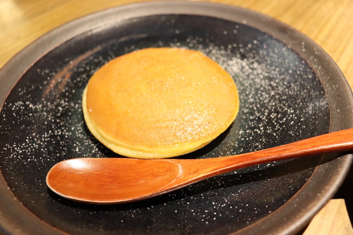 otory_jp's tweet photo. 【上野】カフェ百名店「うさぎやCAFE」

老舗の名店「うさぎや」の味を、カフェスタイルで楽しめるお店です✨
フレンチ焼きとほうじ茶をいただきました。ふわふわ生地に、たっぷりの粒あんとバターが絶妙なバランスで絡みます。🍴💕

上野行ったら訪れたい名店です！ https://t.co/xefYpBWPye